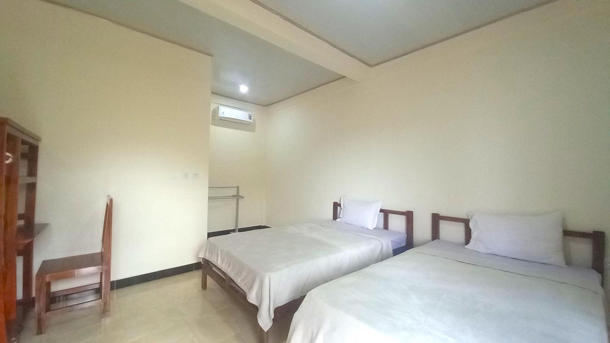 Benedict Guesthouse By Mori Hospitality Labuan Bajo Bagian luar foto